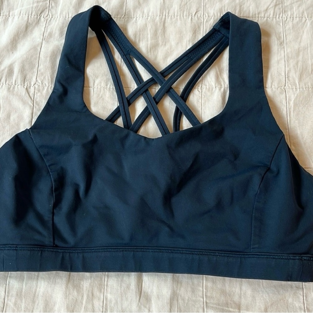 Lululemon Black Strappy Sports Bra Seamless Design